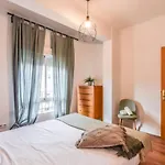 Modern Apartment With Light And Charm In Retiro