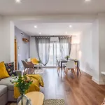 Modern Apartment With Light And Charm In Retiro