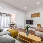 Modern Apartment With Light And Charm In Retiro