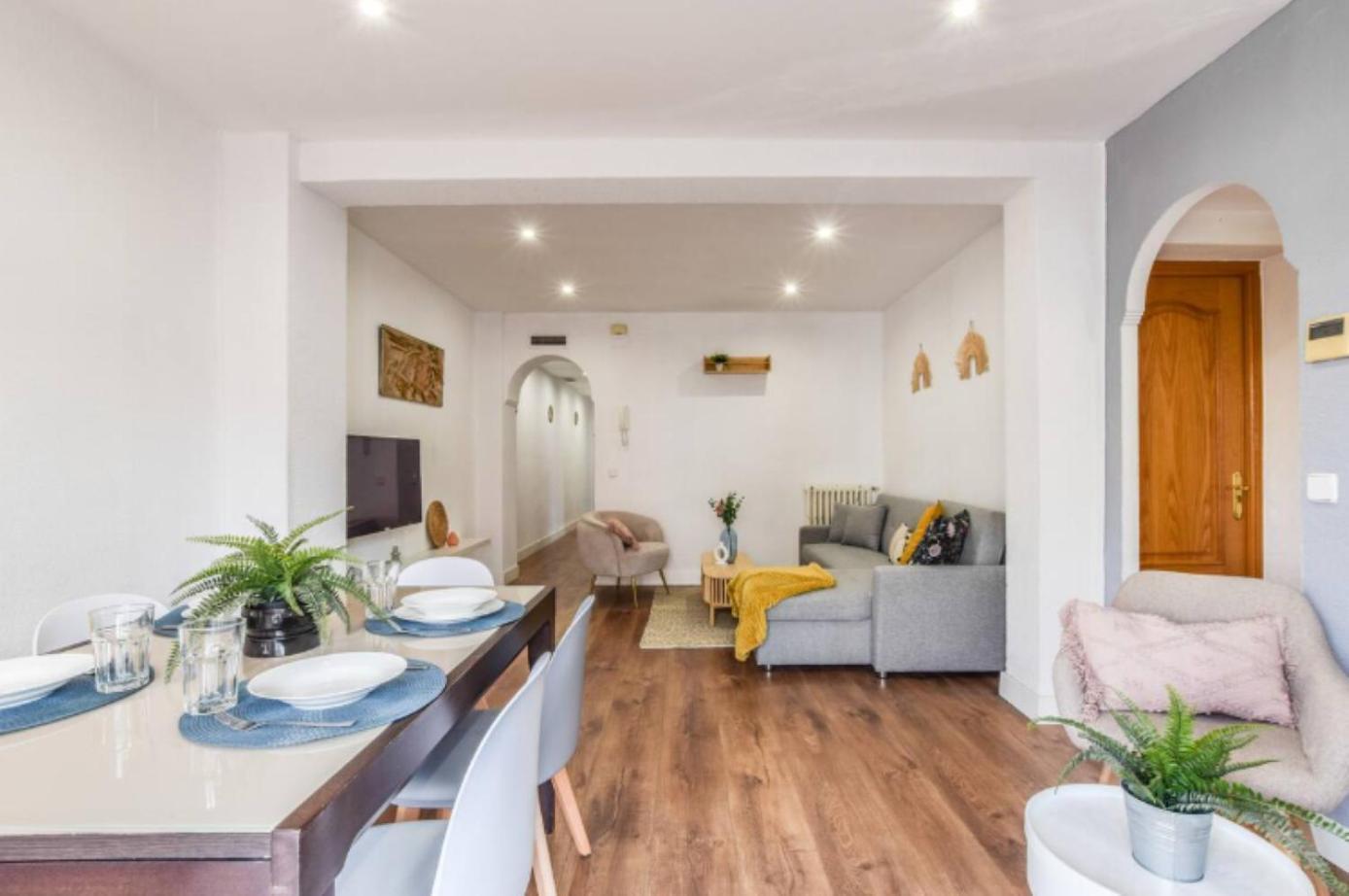 Modern With Light And Charm In Retiro