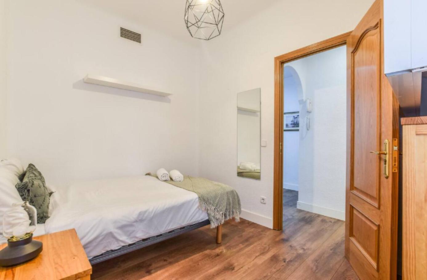 Modern With Light And Charm In Retiro Apartamento Madrid