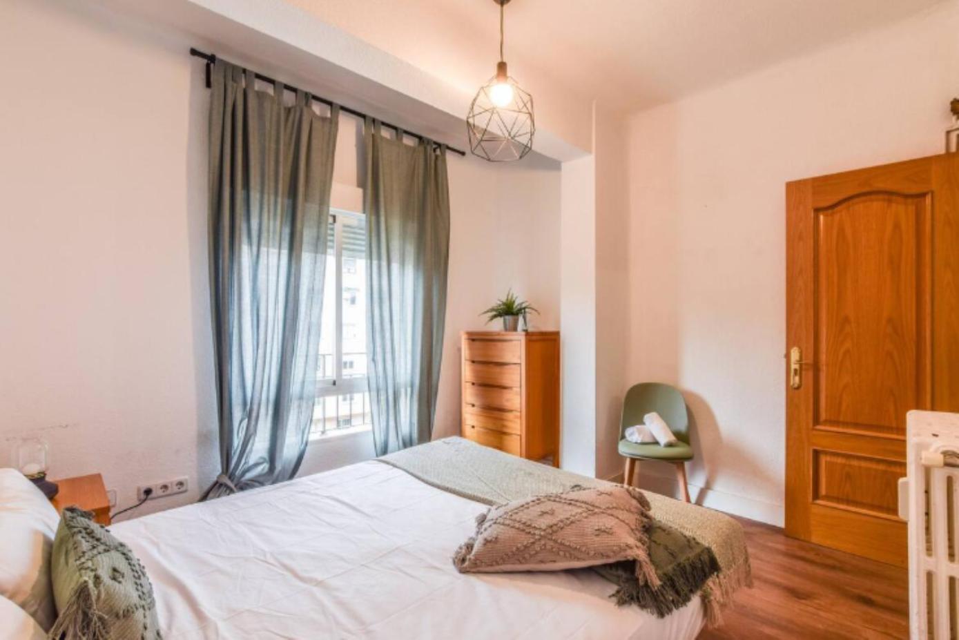 Modern With Light And Charm In Retiro *