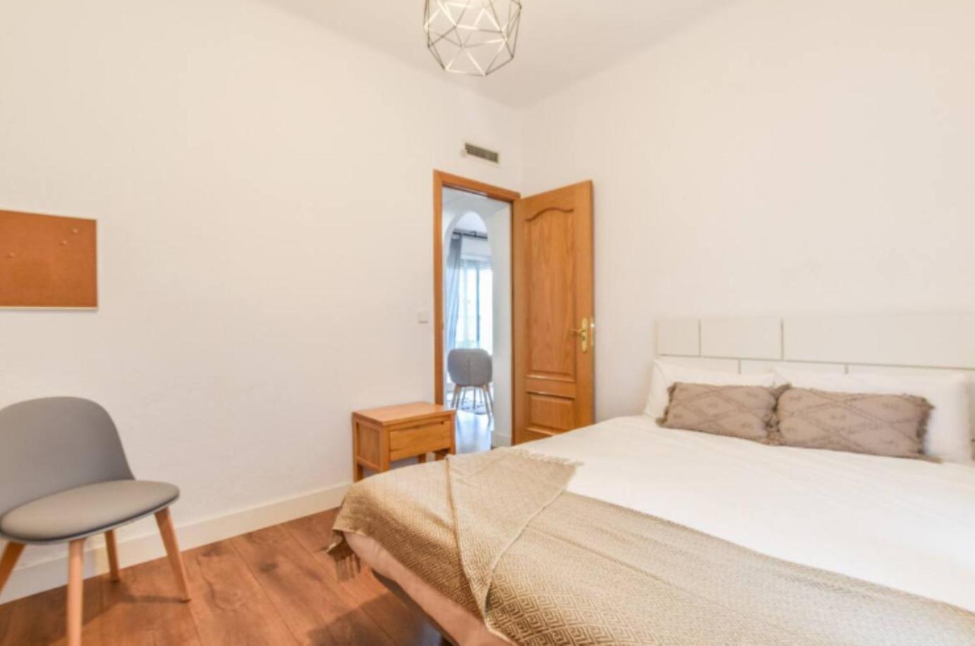 Modern With Light And Charm In Retiro Apartamento