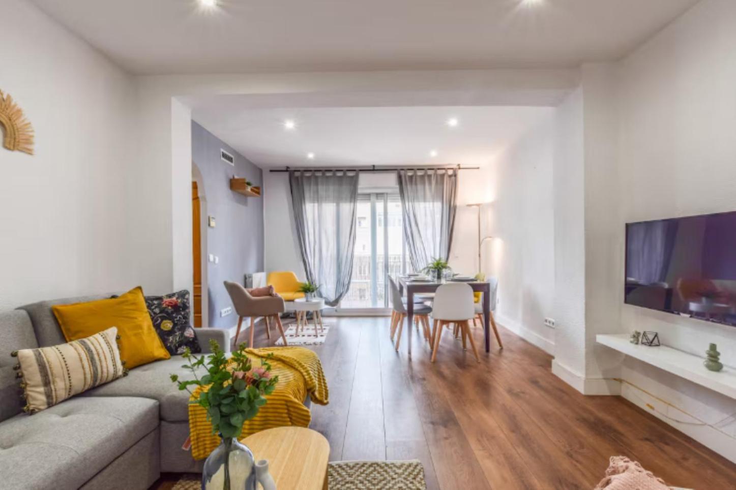 Modern With Light And Charm In Retiro *