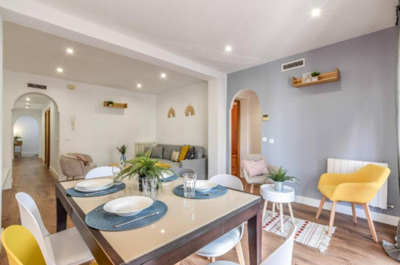 Modern With Light And Charm In Retiro * Madrid